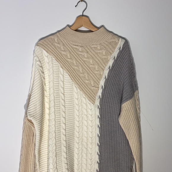 Colour Block Knit Crewneck Sweater - Picture 3 of 13